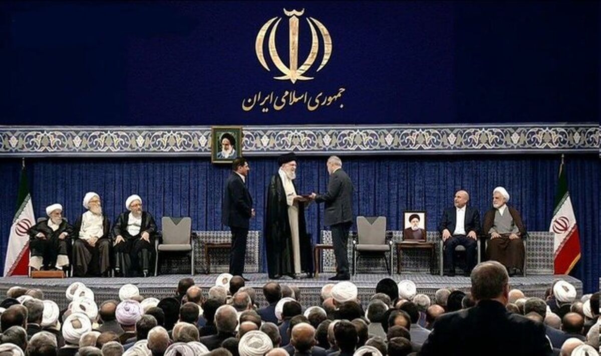 حضور منتقد سرشناس پزشکیان در مراسم تنفیذ