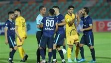داور جنجالی بازی استقلال را سوت می زند