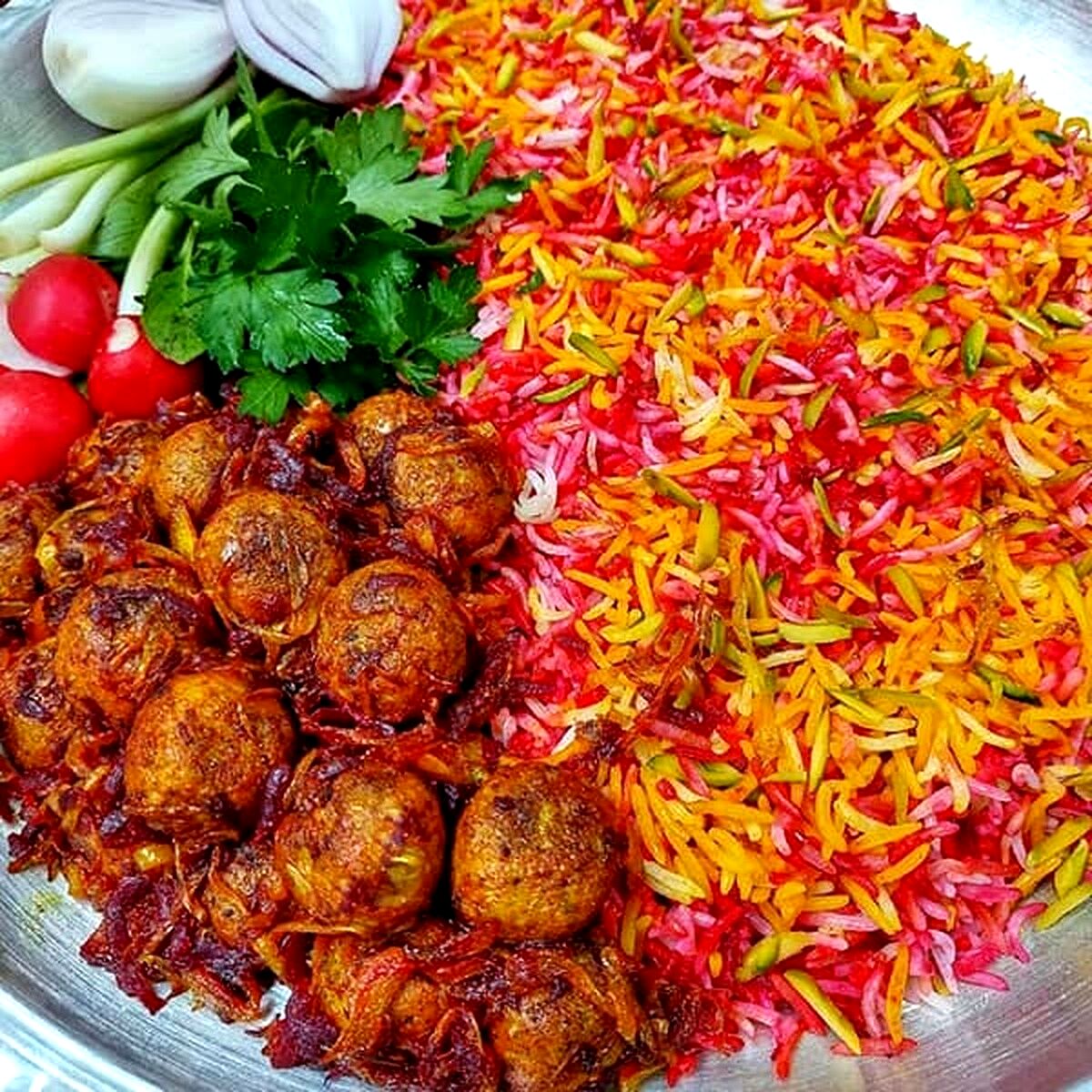 لبو پلو با کوفته قلقلی، یک شام خوشمزه برای دورهمی شب چله