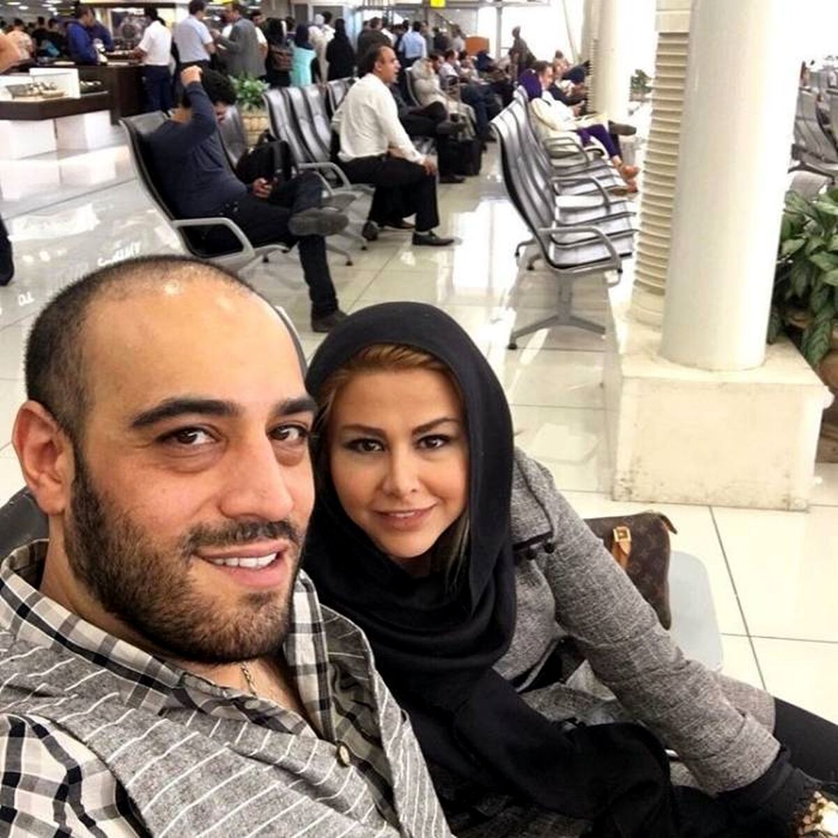 سلفی آسانسوری امیریل ارجمند و همسر بازیگرش
