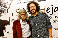 تصویری تلخ از سینا حجازی در خاکسپاری پدرش