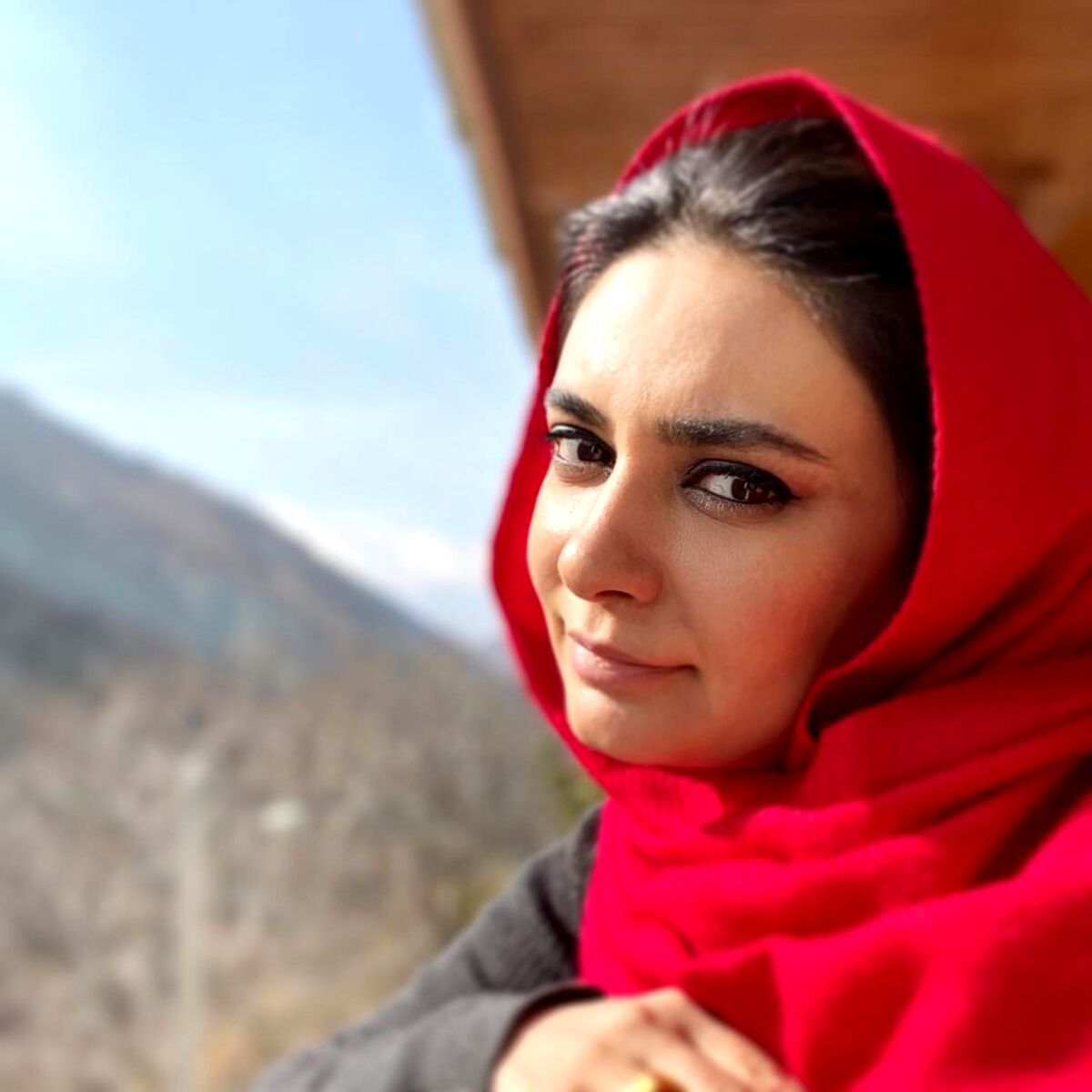 تیپ خاص لیندا کیانی در کاشان + عکس