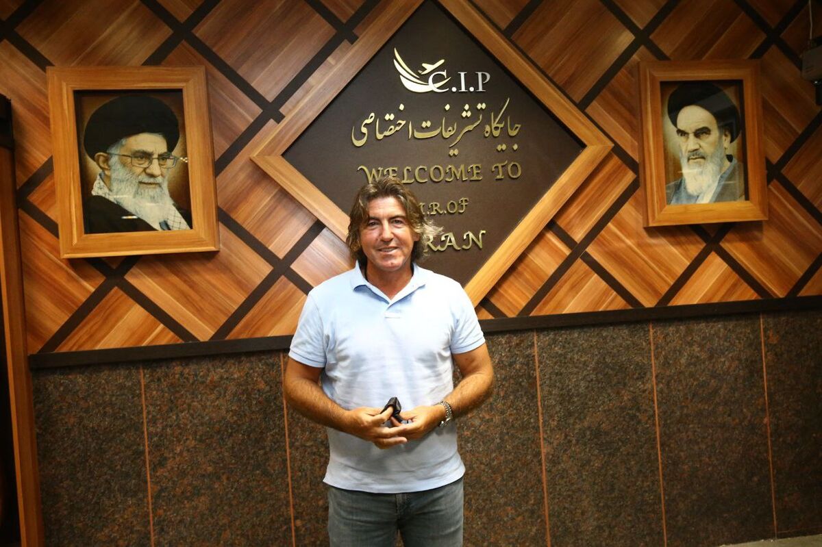 مربی استقلال آمد