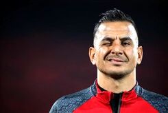 نه بیرانوند، نه نیازمند، حامد لک با پیراهن سرخ