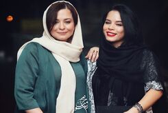 رونمایی ملیکا و مهراوه شریفی نیا از پدر ناتنی خود + عکس