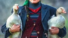 الناز شاکردوست از خواهر و برادر خود رونمایی کرد + فیلم