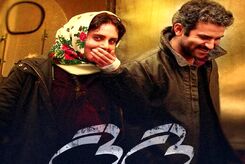 تیپ جنجالی هوتن شکیبا در اکران مردمی