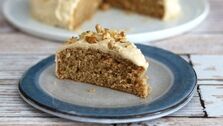 طرز تهیه کیک گردویی مخصوص مرحله به مرحله در خانه | مواد لازم برای تهیه کیک گردویی