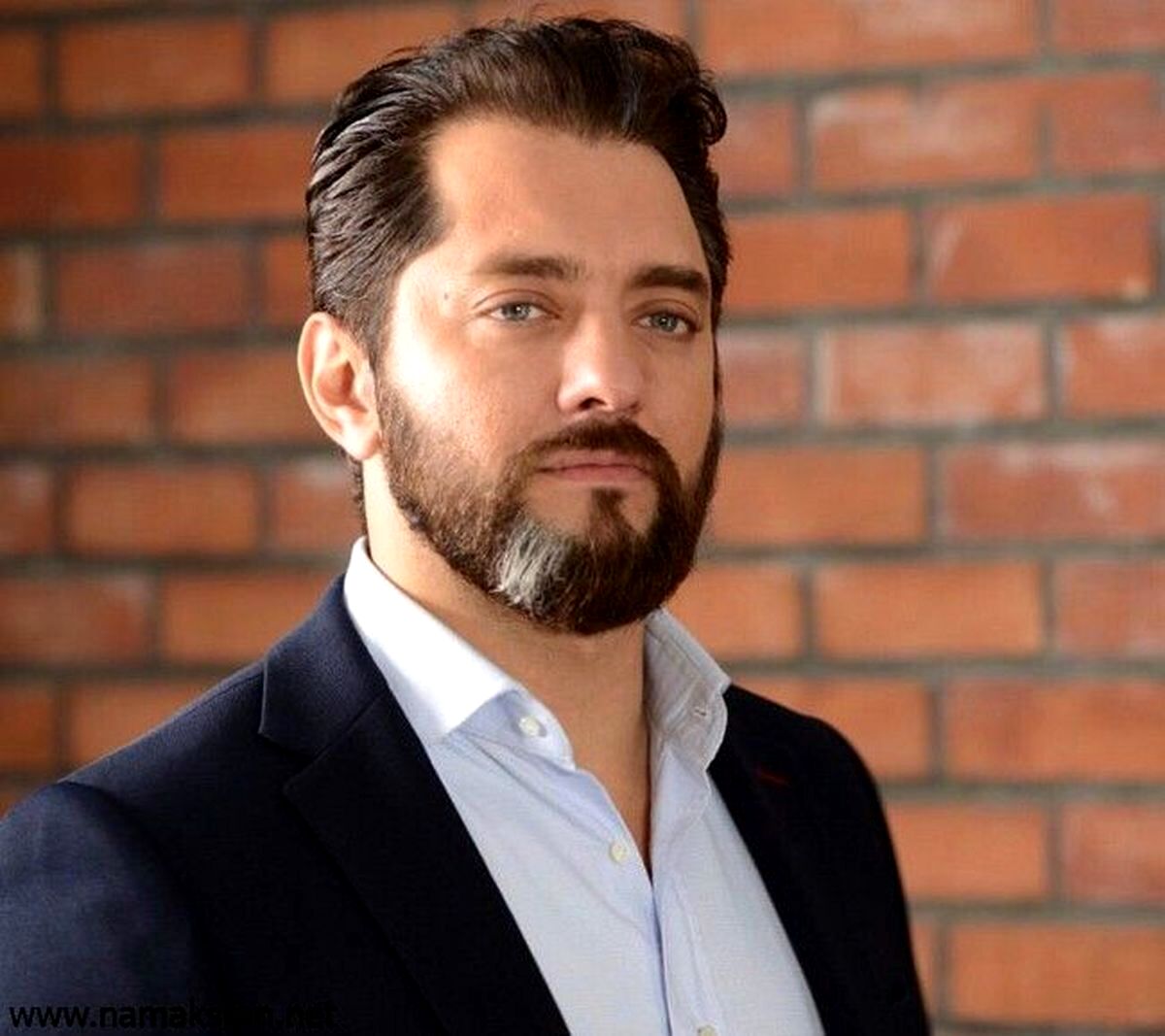 عکس دونفره بهرام رادان در کنار مادرش