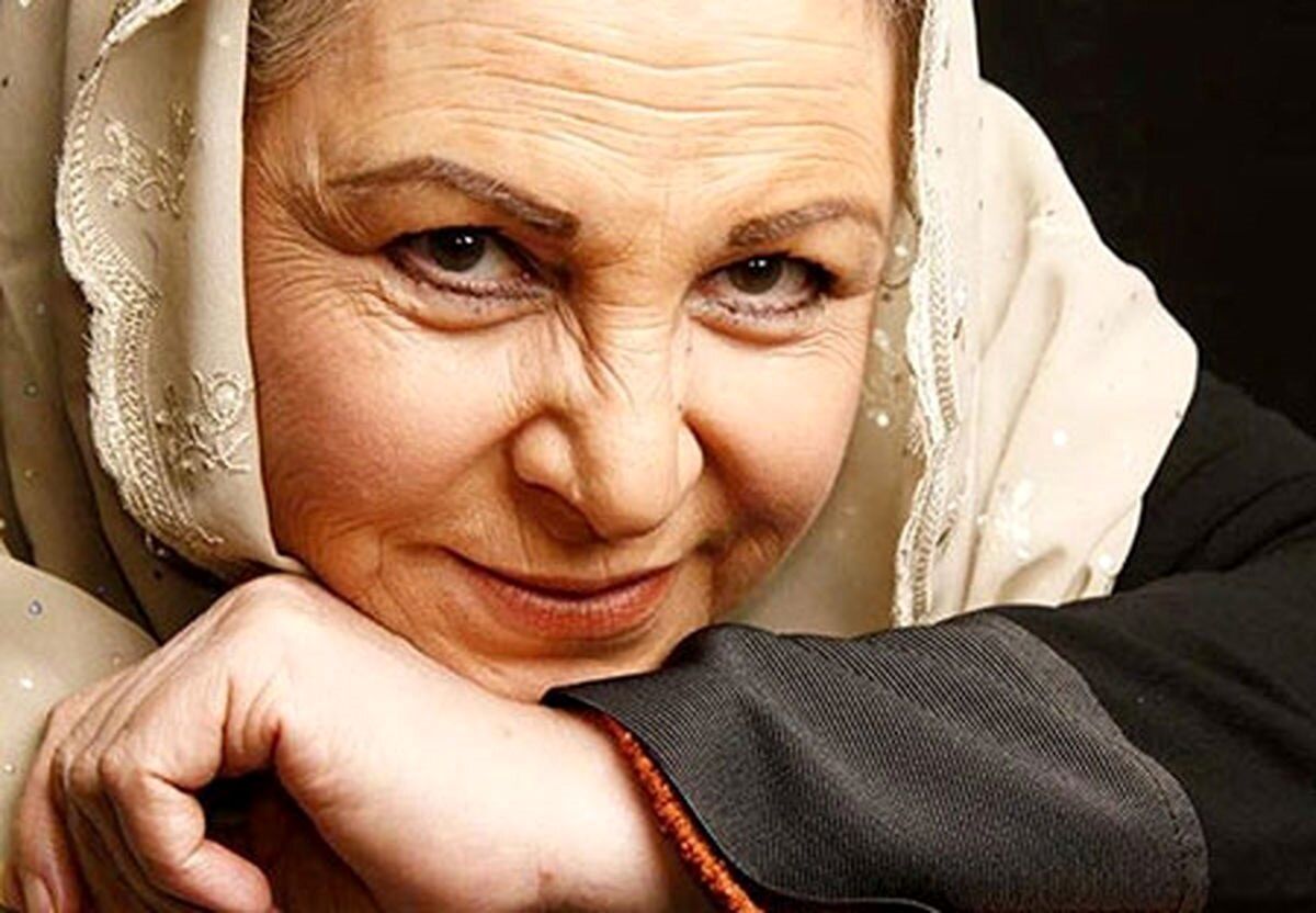 تصاویر دیدنی بازیگر زن مشهور سریال پدرسالار در ۸۵ سالگی