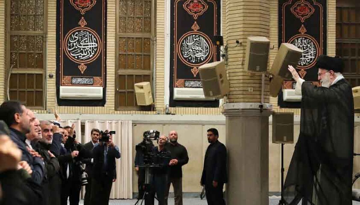 لحظه مزاح رهبر انقلاب با حضور پزشکیان در دیدار با نمایندگان مجلس + فیلم