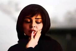 ژست‌های عجیب و جنجالی ساره بیات در اکران فیلم عنکبوت+فیلم