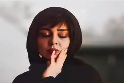 ژست‌های عجیب و جنجالی ساره بیات در اکران فیلم عنکبوت+فیلم