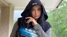 لیندا کیانی با کیف عجیبش حاشیه ساز شد+عکس