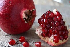 تکنیک خرید انار شب یلدا | چگونه بفهمیم انار قرمز است؟