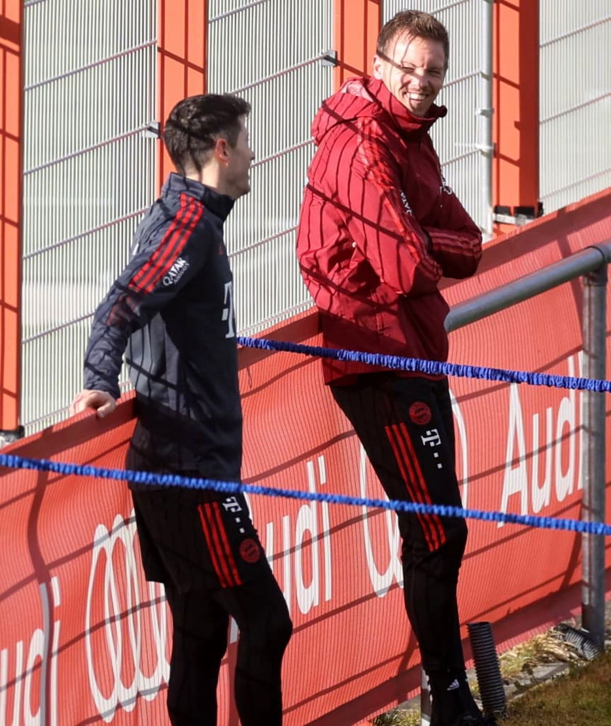 لواندوفسکی بی خیال حواشی توپ طلا (عکس)