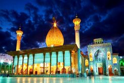 اولین نماز صبح زائران حرم شاهچراغ پس از حمله تروریستی + عکس