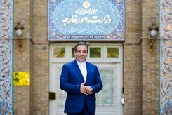 عکس دیده نشده از وزیر خارجه کابینه جدید در جبهه