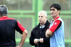 محمدخانی: با وجود همه فاصله‌ها، پرسپولیس می‌تواند قهرمان آسیا شود
