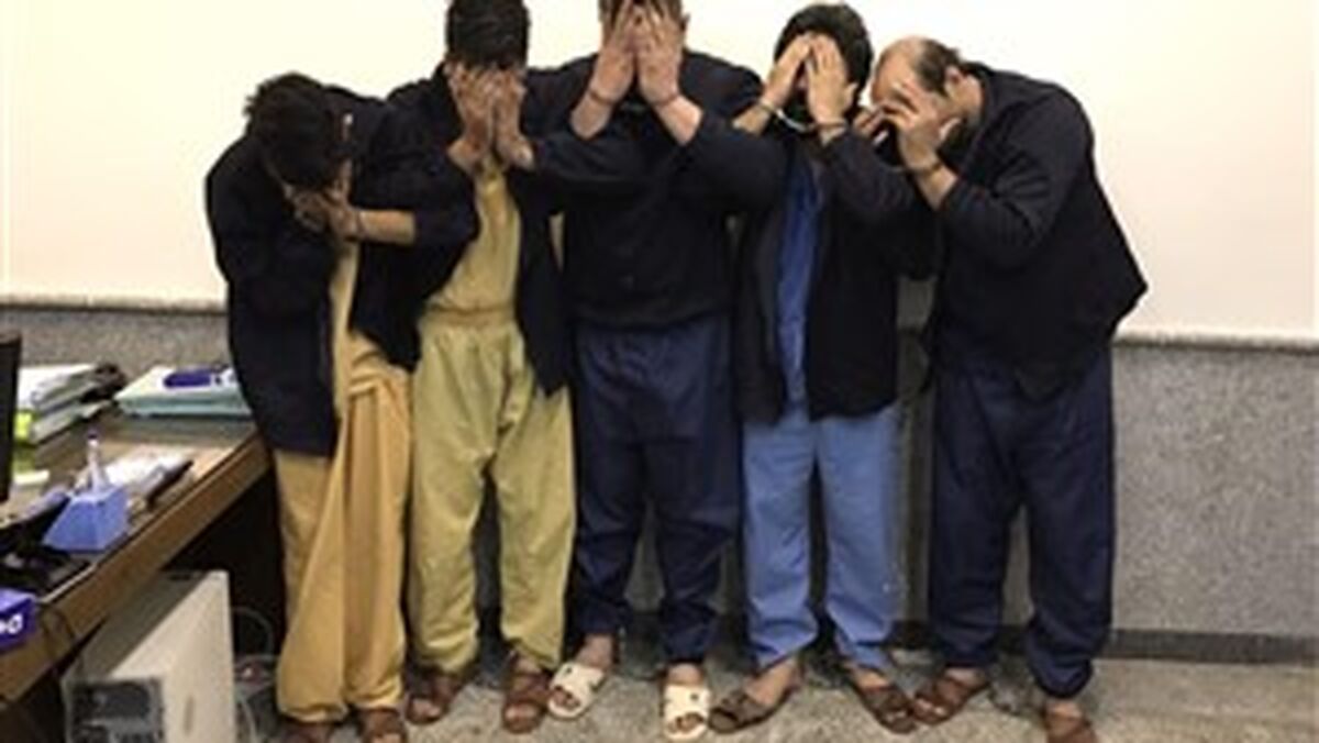 راز گنج نفرین شده در نمایندگی خودروساز معروف/ ۲ نفر از جویندگان گنج جان باختند