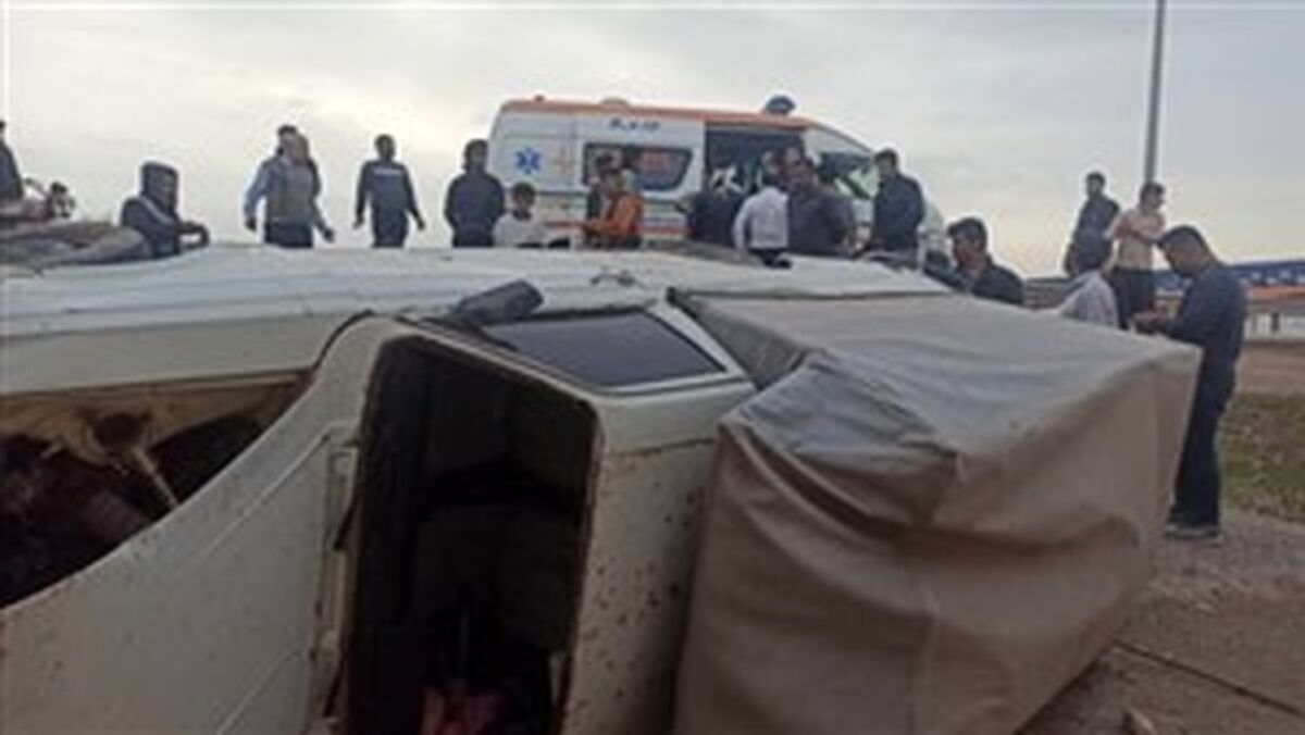 ۹ مصدوم در واژگونی وانت‌بار حامل کارگران فصلی در جاده دزفول به شوش