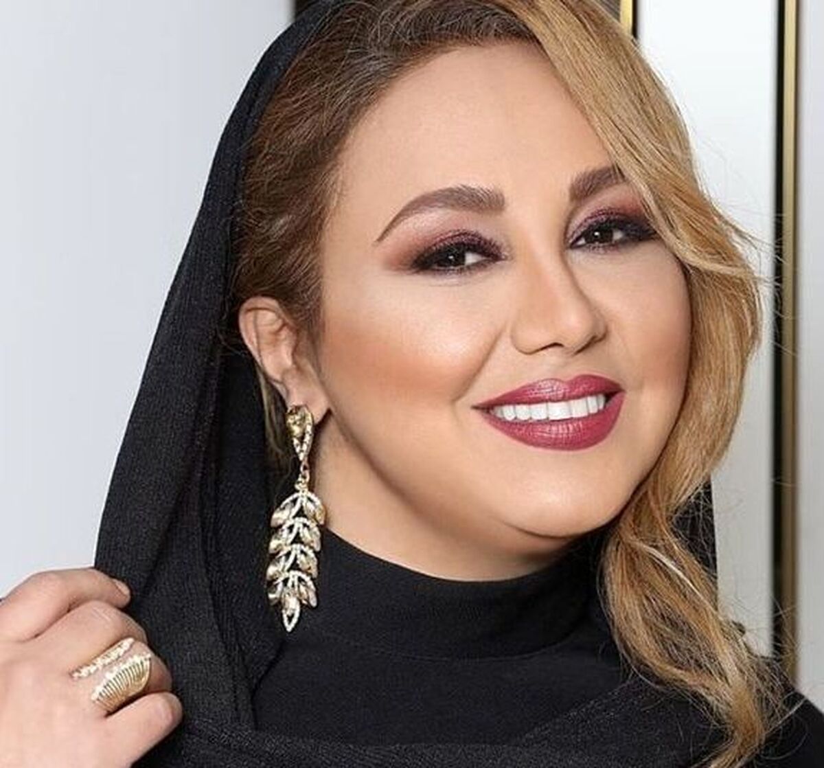 "بهنوش بختیاری" با سر و وضعی خیلی متفاوت؛ لنز و کلاه گیس و پروتز و آرایش، دیگه چی؟