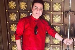کار جنجالی داریوش فرضیایی: دوباره فیلم هندی خواندنش را منتشر کرد+فیلم