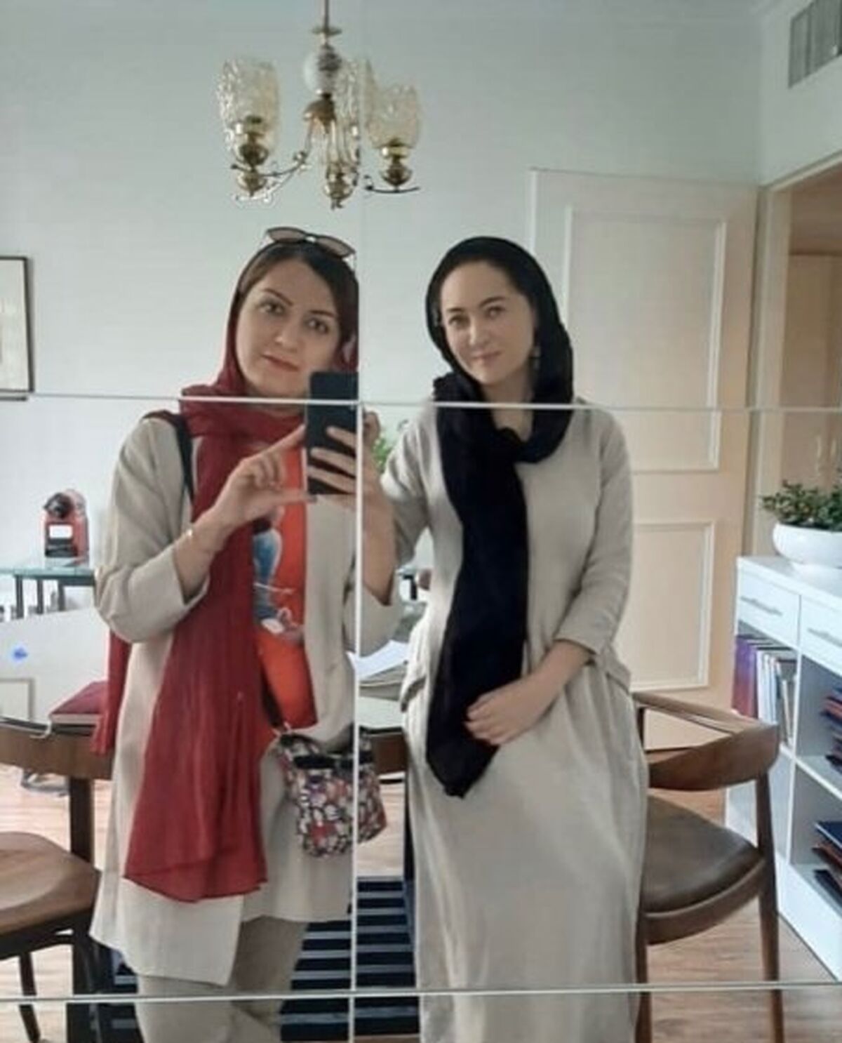 حال خوب نیکی کریمی در کنار رفیقش! +عکس