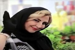 چهره غمناک مرجانه گلچین | مرجانه گلچین سر خاک خواهرش
