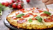 طرز تهیه پیتزای خانگی و سالم بدون خمیر، پنیر و فر گاز 