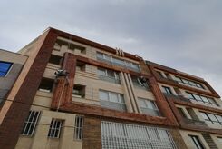 خسارت ریزش سنگ نما چند سال بر عهده سازنده می باشد؟
