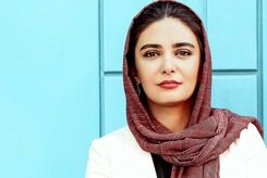 فیگور جالب لیندا کیانی با روسری در نشست خبری جشنواره +عکس
