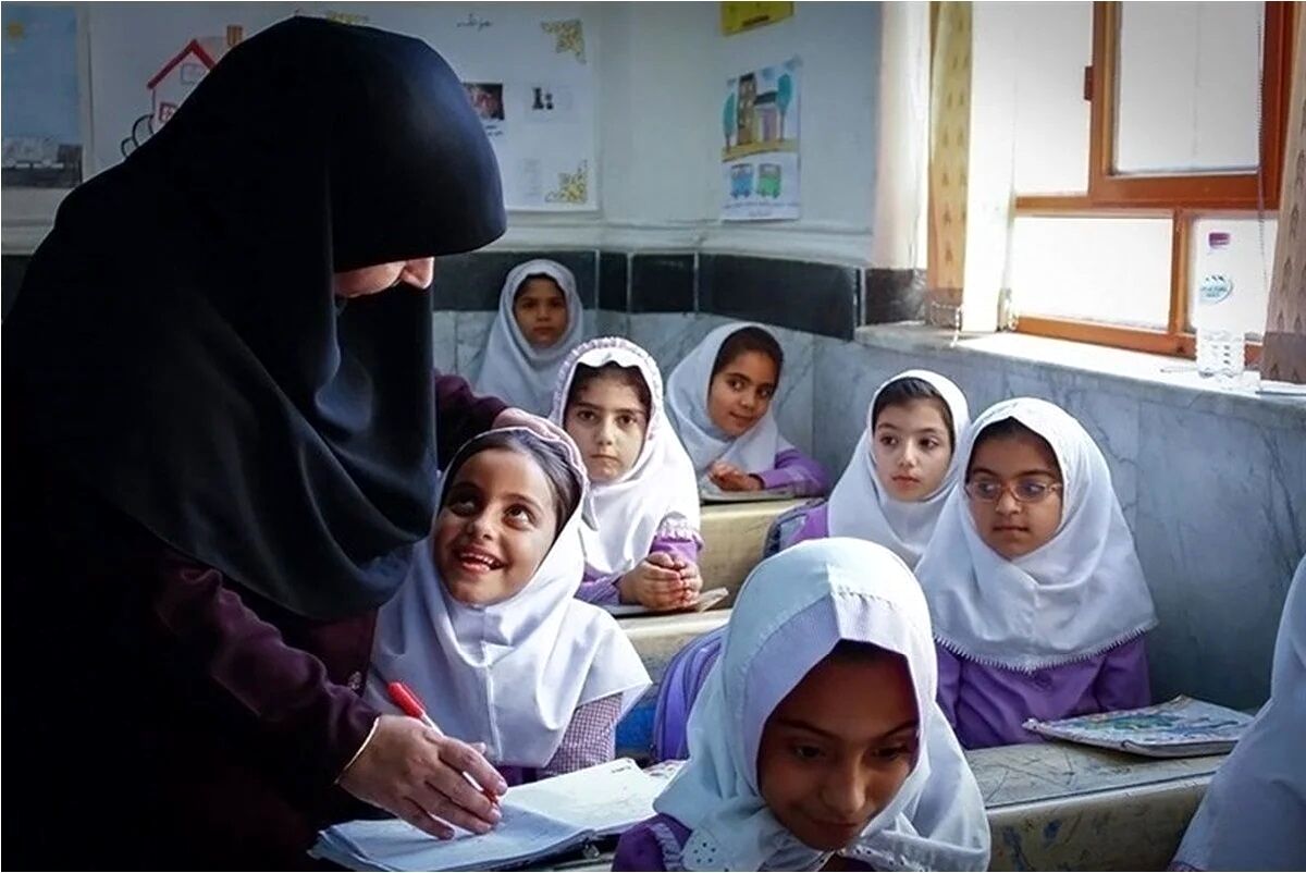 خبر خوش برای معلمان | مبلغ عیدی روز معلم ۱۴۰۳ مشخص شد
