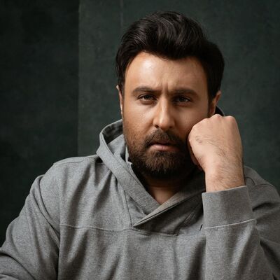 دانلود آهنگ محمد علیزاده با اینکه تنهایی
