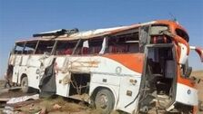 واژگونی اتوبوس در جاده؛ تعداد دقیق کشته‌ها و زخمی‌ها هنوز مشخص نیست