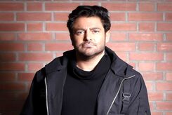 ژست خفن محمدرضا گلزار کنار دوستان بدنسازش + عکس