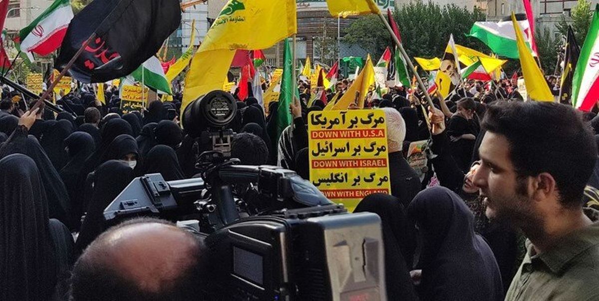 تجمع مردم در تهران و درخواست برای انتقام از اسرائیل + فیلم